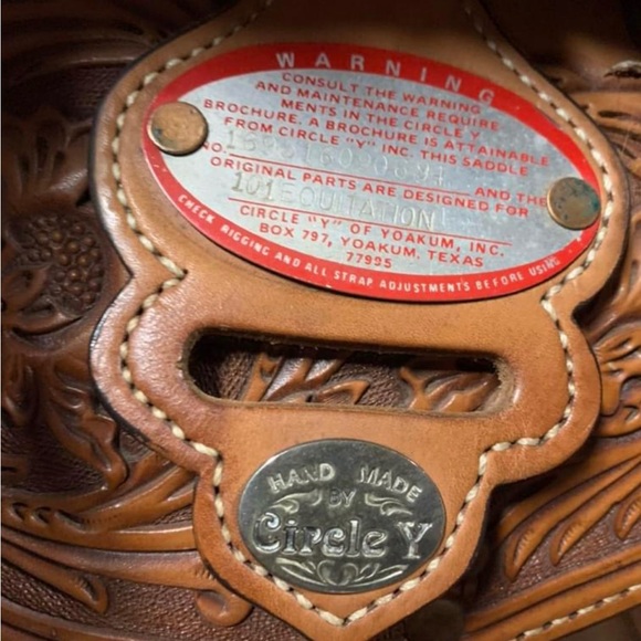 Circle Y light color Show Saddle with breast collar and bridle - Picture 3 of 4